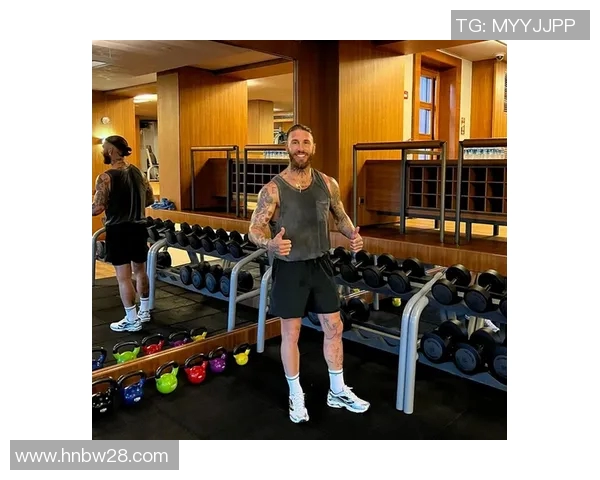 球星社交媒体趣闻大揭秘 明星球员背后的轻松时刻和搞笑瞬间